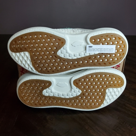 Vans Old Skool Overt Marshmallow/Multi Women Size 9, Men Size 7.5 - Picture 9 of 12